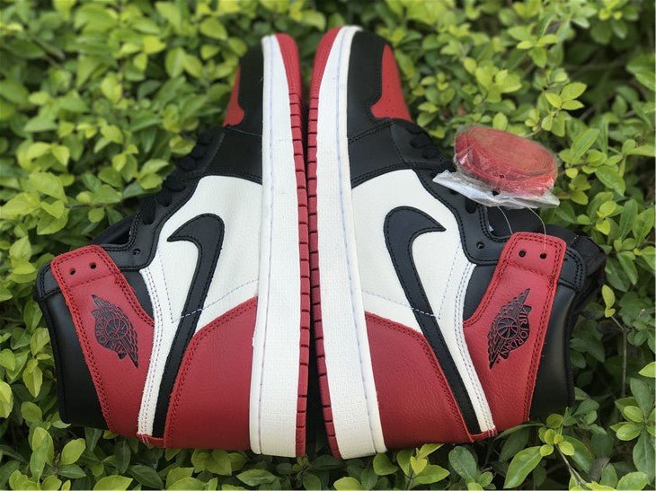 JORDAN 1 Retro High - Bred Toe Sneakers Unisex Streetwear Limited Edition