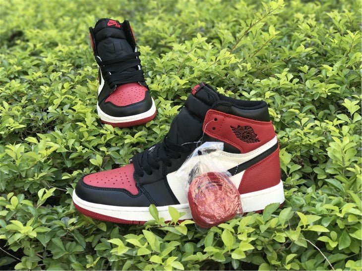 JORDAN 1 Retro High - Bred Toe Sneakers Unisex Streetwear Limited Edition