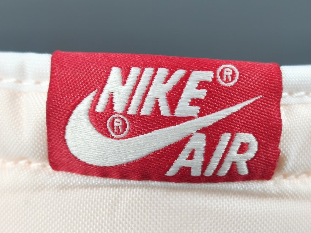 JORDAN 1 Retro High - Chicago Lost & Found Sneakers - White Unisex Streetwear Limited Edition