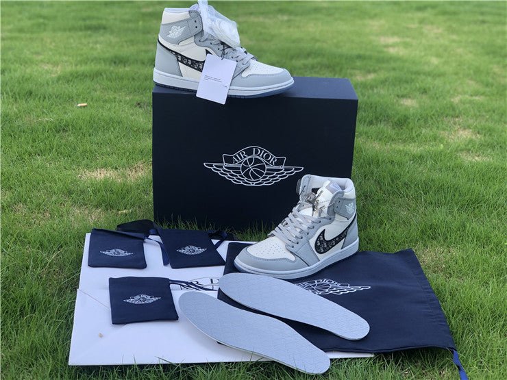 JORDAN 1 Retro High - Dior Sneakers - Black Unisex Streetwear Limited Edition