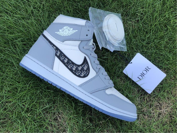JORDAN 1 Retro High - Dior Sneakers - Black Unisex Streetwear Limited Edition