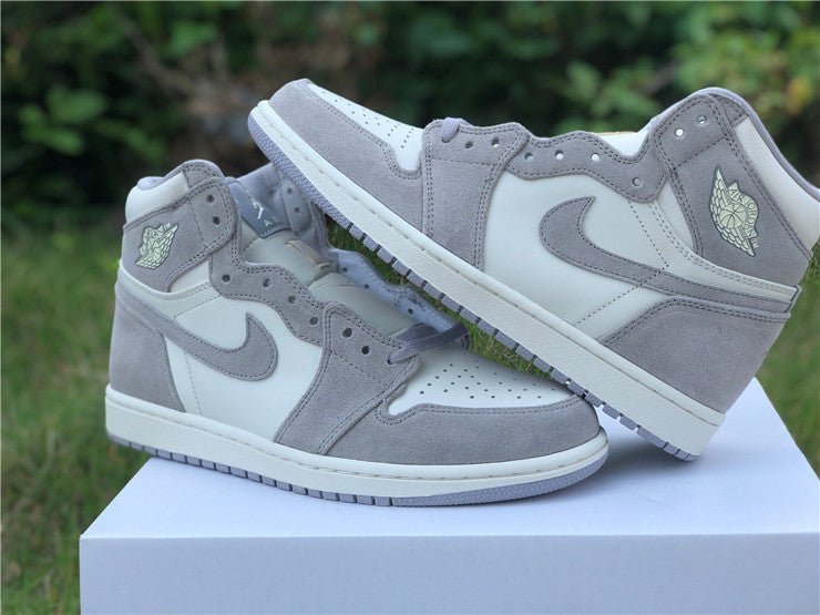 JORDAN 1 Retro High - Pale Ivory Sneakers - Black Unisex Streetwear Limited Edition
