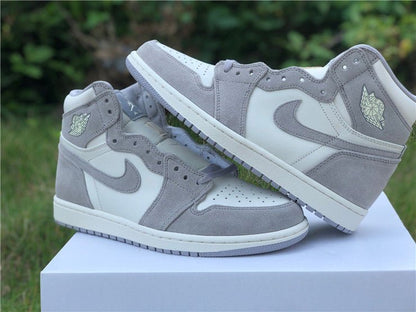 JORDAN 1 Retro High - Pale Ivory Sneakers - Black Unisex Streetwear Limited Edition