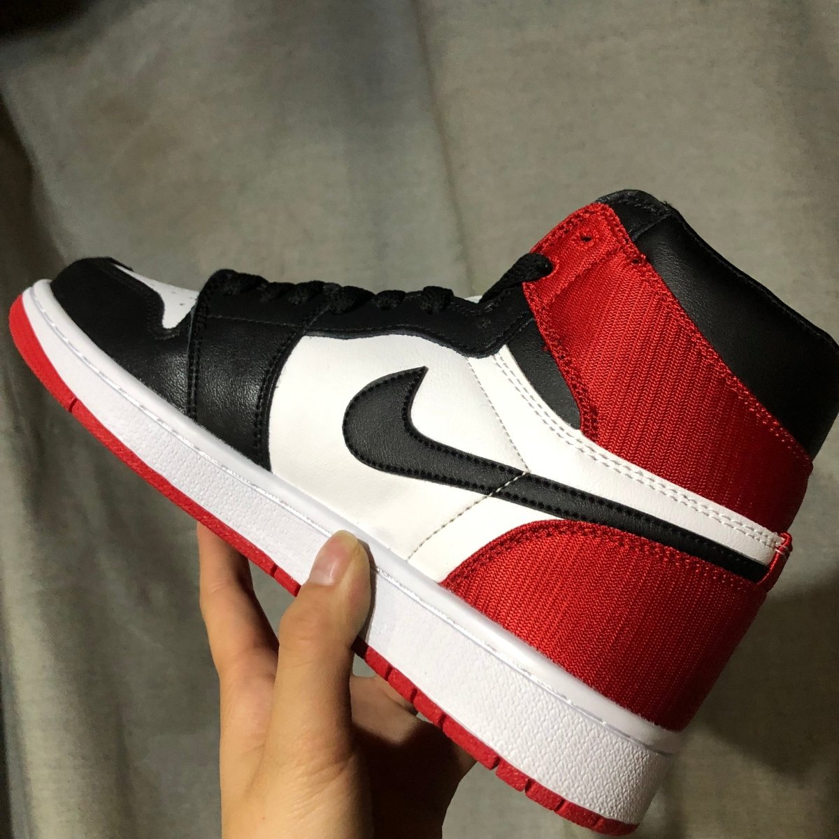 JORDAN 1 Retro High - Satin Toe Sneakers - Black Unisex Streetwear Limited Edition