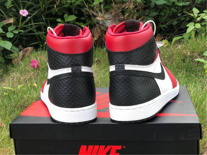 JORDAN 1 Retro High - Satin Snake Chicago Sneakers - Black Unisex Streetwear Limited Edition
