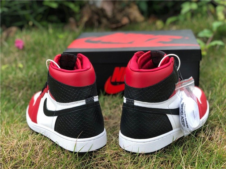 JORDAN 1 Retro High - Satin Snake Chicago Sneakers - Black Unisex Streetwear Limited Edition
