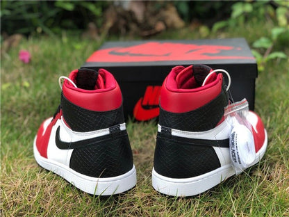 JORDAN 1 Retro High - Satin Snake Chicago Sneakers - Black Unisex Streetwear Limited Edition