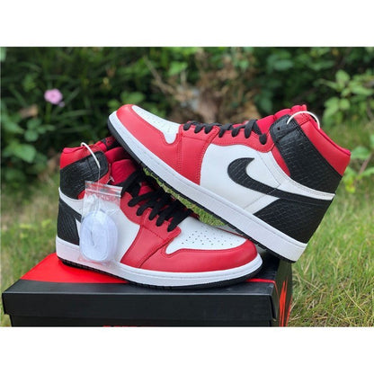 JORDAN 1 Retro High - Satin Snake Chicago Sneakers - Black Unisex Streetwear Limited Edition