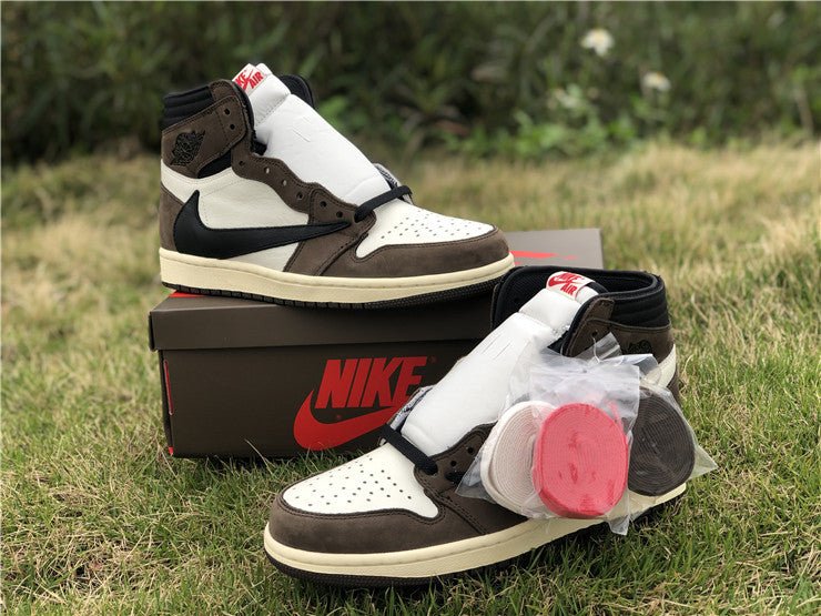 JORDAN 1 Retro High - Travis Scott Sneakers Unisex Streetwear Limited Edition - Introducing the highly coveted Jordan 1 Retro High x Travis Scott sneakers, where iconic design