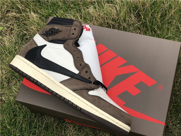 JORDAN 1 Retro High - Travis Scott Sneakers Unisex Streetwear Limited Edition - Introducing the highly coveted Jordan 1 Retro High x Travis Scott sneakers, where iconic design