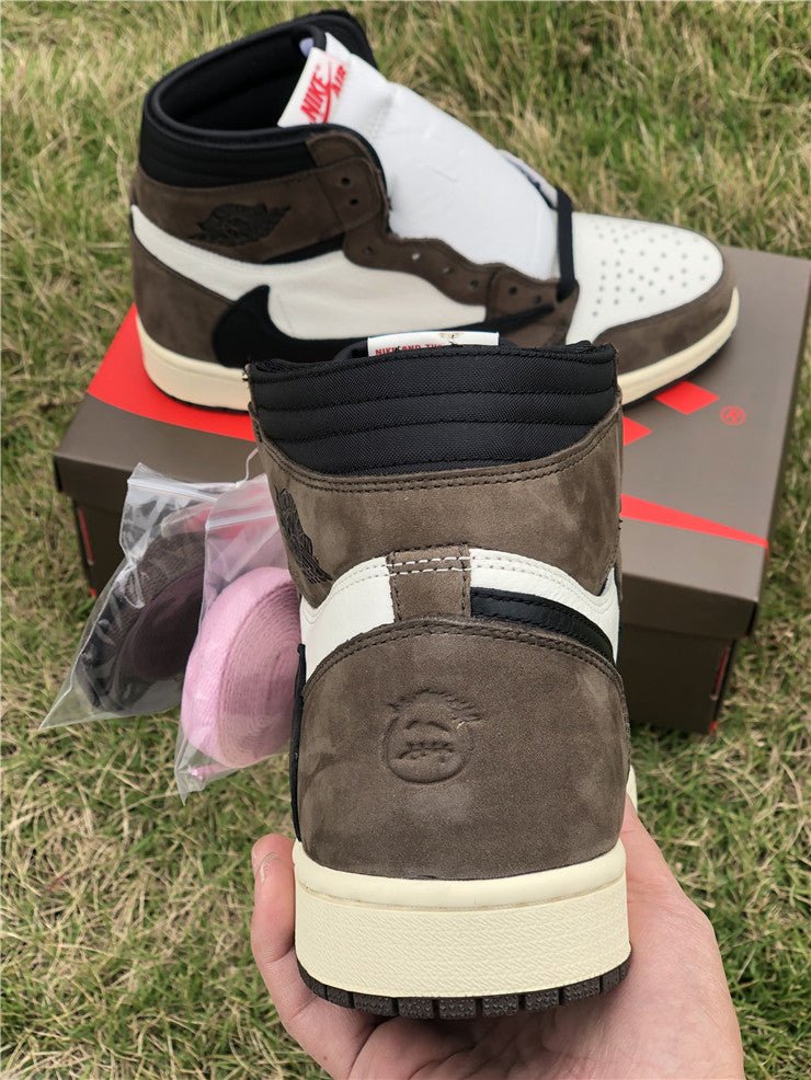 JORDAN 1 Retro High - Travis Scott Sneakers Unisex Streetwear Limited Edition - Introducing the highly coveted Jordan 1 Retro High x Travis Scott sneakers, where iconic design