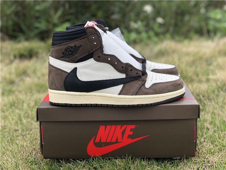JORDAN 1 Retro High - Travis Scott Sneakers Unisex Streetwear Limited Edition - Introducing the highly coveted Jordan 1 Retro High x Travis Scott sneakers, where iconic design