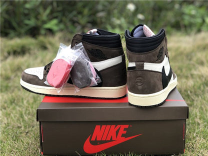 JORDAN 1 Retro High - Travis Scott Sneakers Unisex Streetwear Limited Edition - Introducing the highly coveted Jordan 1 Retro High x Travis Scott sneakers, where iconic design