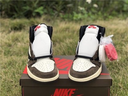 JORDAN 1 Retro High - Travis Scott Sneakers Unisex Streetwear Limited Edition - Introducing the highly coveted Jordan 1 Retro High x Travis Scott sneakers, where iconic design