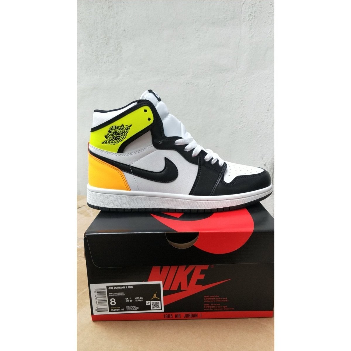 JORDAN 1 Retro High - White Volt University Gold Sneakers - Black Unisex Streetwear Limited Edition