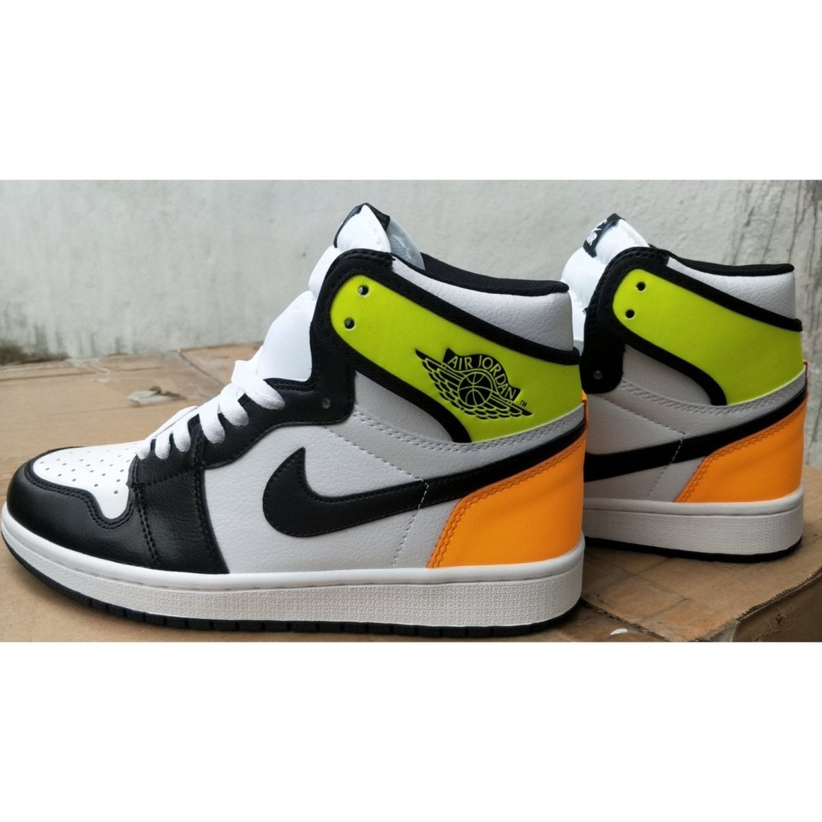 JORDAN 1 Retro High - White Volt University Gold Sneakers - Black Unisex Streetwear Limited Edition