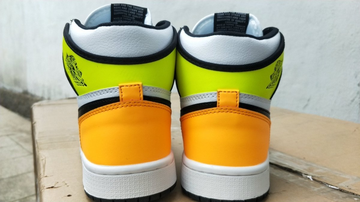 JORDAN 1 Retro High - White Volt University Gold Sneakers - Black Unisex Streetwear Limited Edition