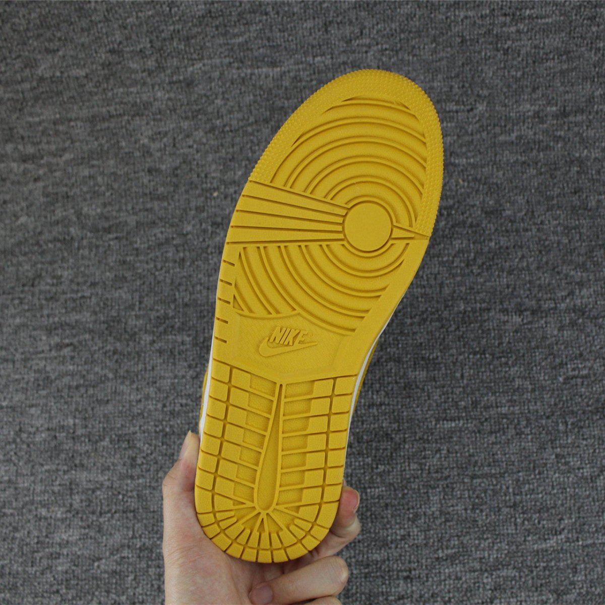 JORDAN 1 Retro High - Ochre Sneakers - Yellow Unisex Streetwear Limited Edition