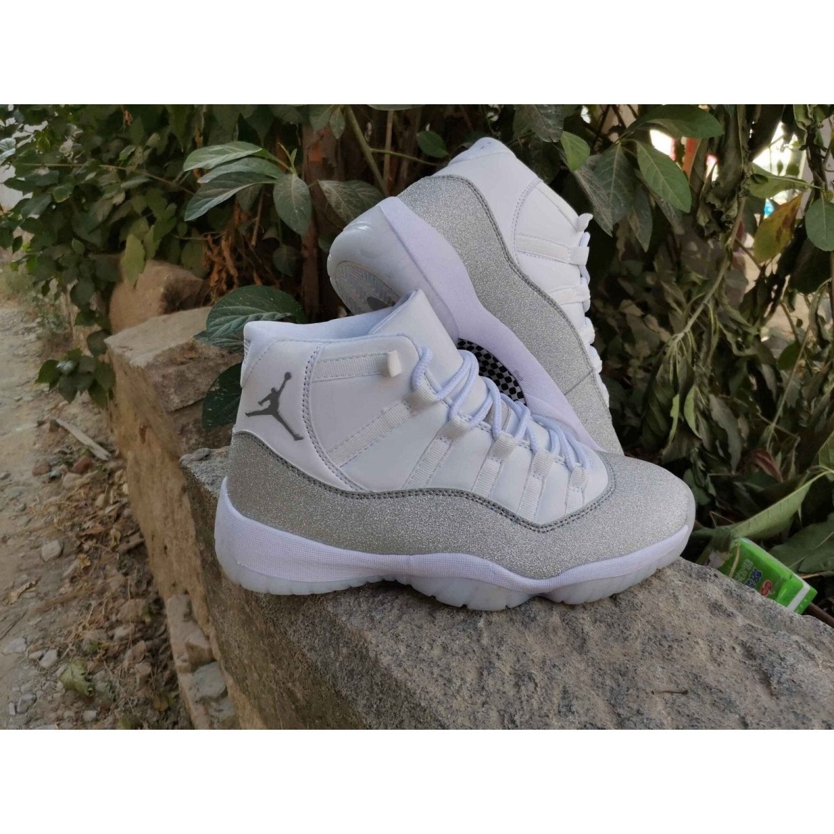 JORDAN 11 Retro - Metallic Silver Sneakers - White Unisex Streetwear Limited Edition