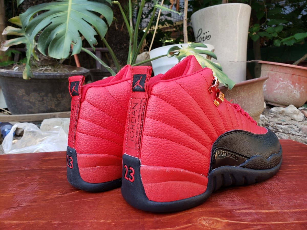 JORDAN 12 Retro - Reverse Flu Game Sneakers - Black Unisex Streetwear Limited Edition