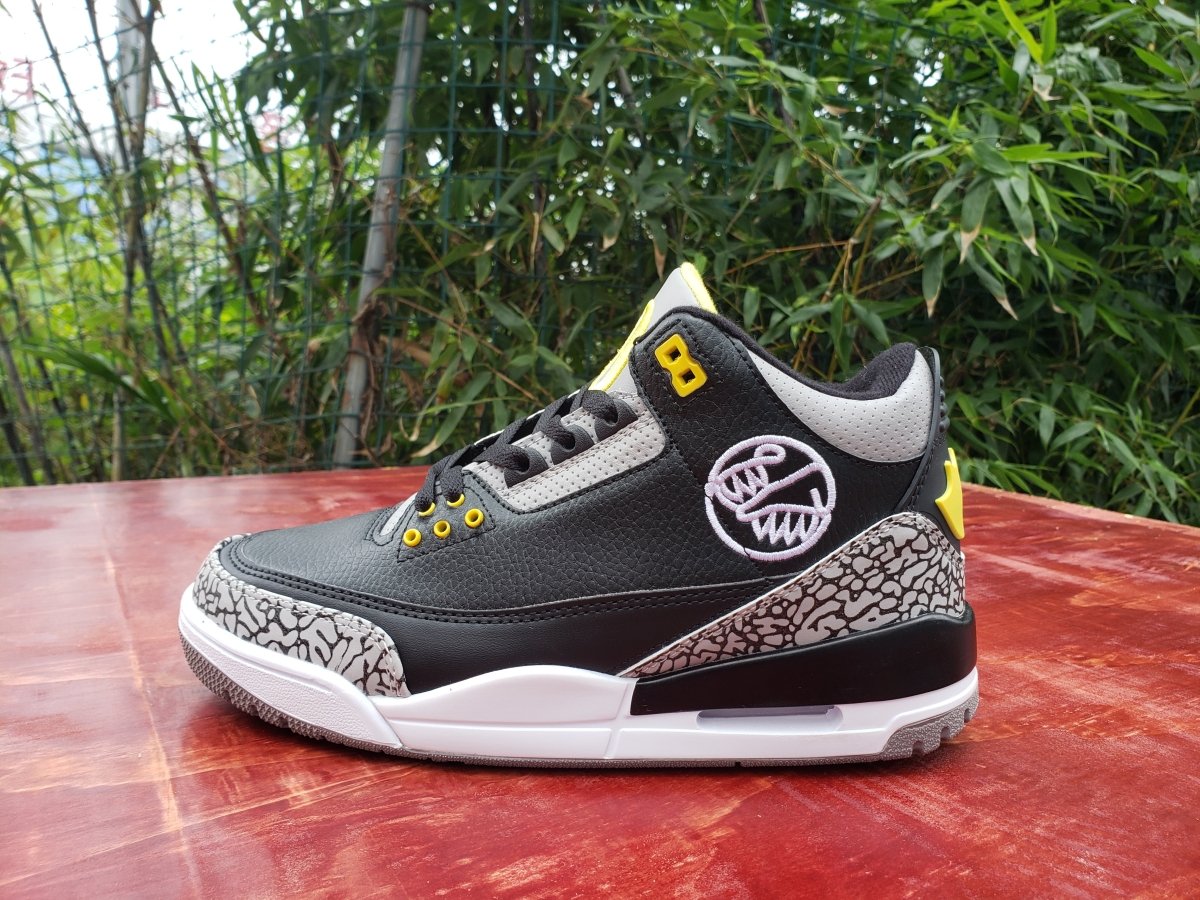 JORDAN 3 Retro - Oregon Ducks Pit Crew Sneakers - Black Unisex Streetwear Limited Edition