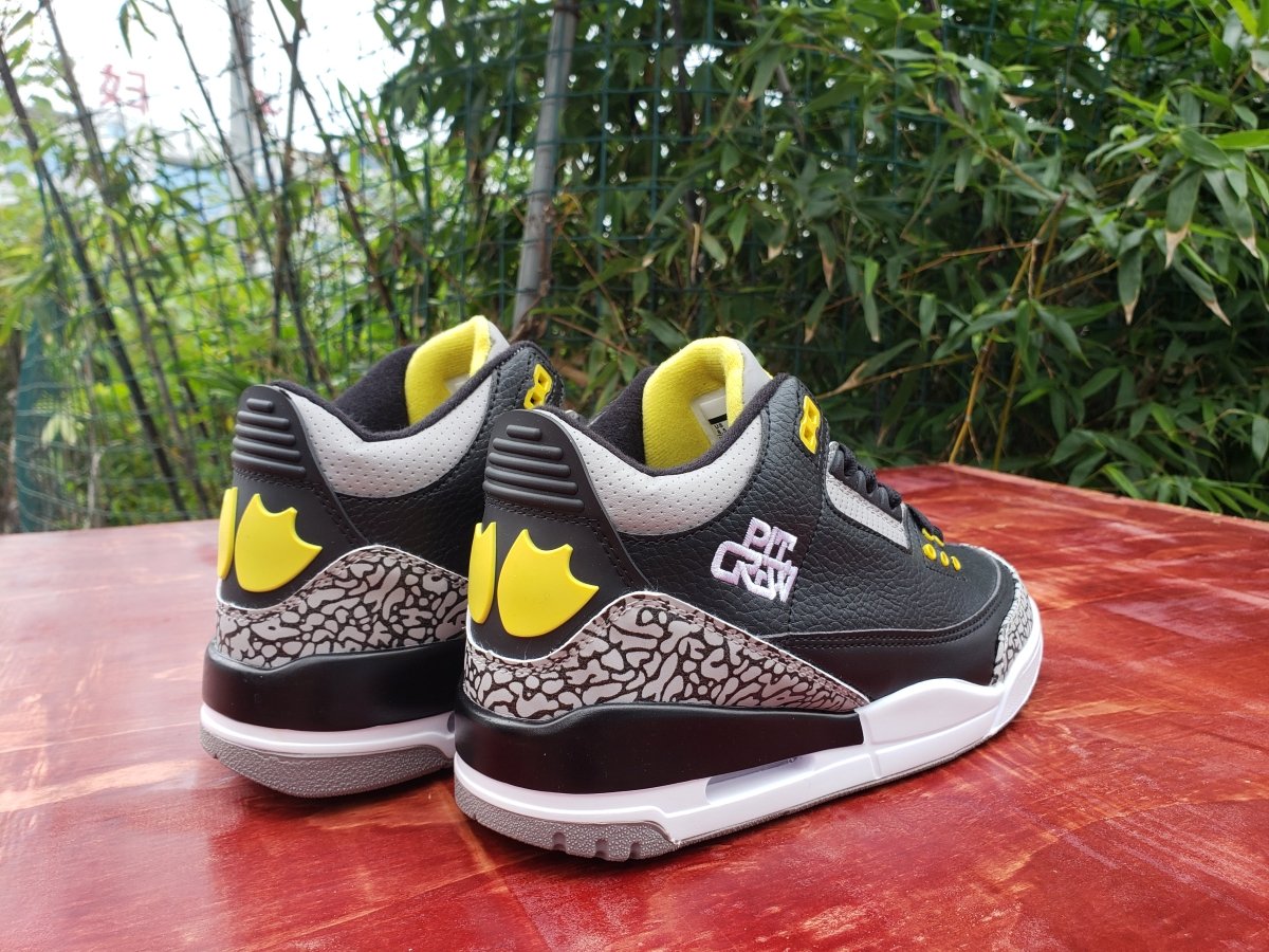 JORDAN 3 Retro - Oregon Ducks Pit Crew Sneakers - Black Unisex Streetwear Limited Edition
