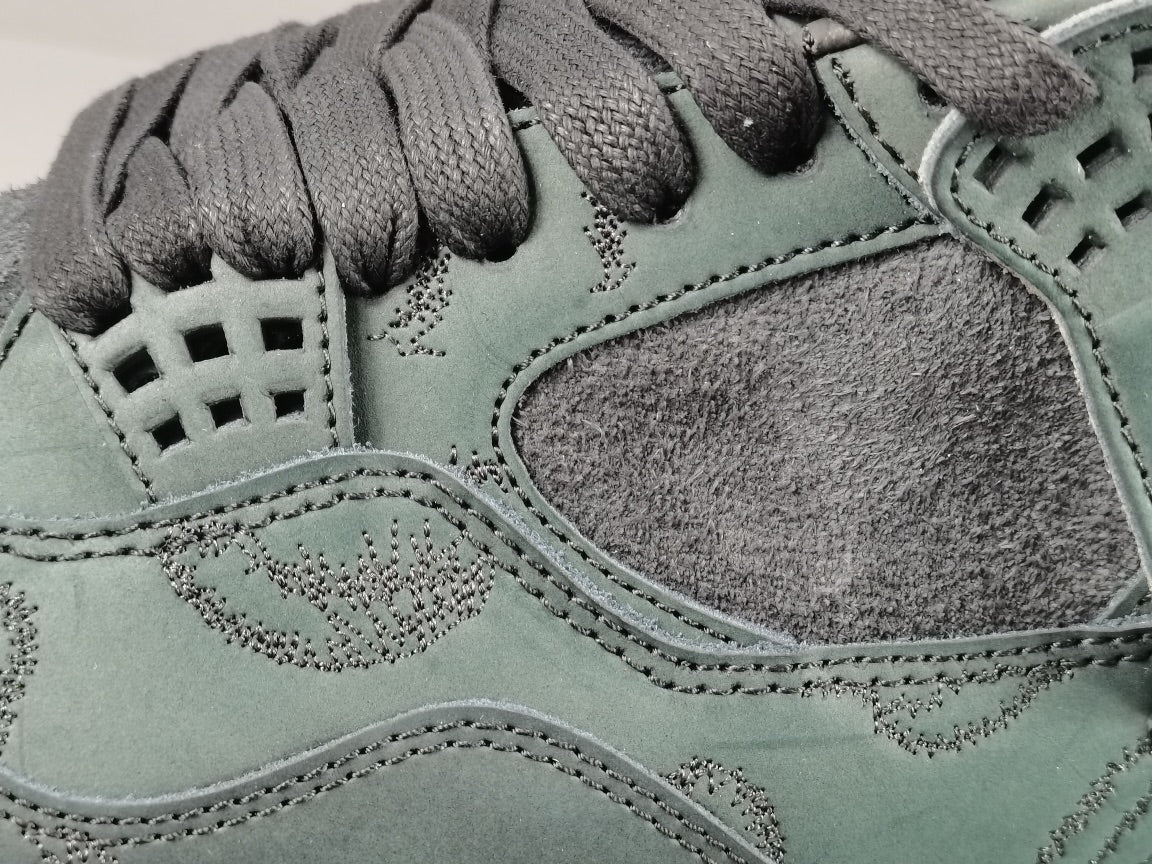 JORDAN 4 - Kaws Olive Sneakers - Black Unisex Streetwear Limited Edition