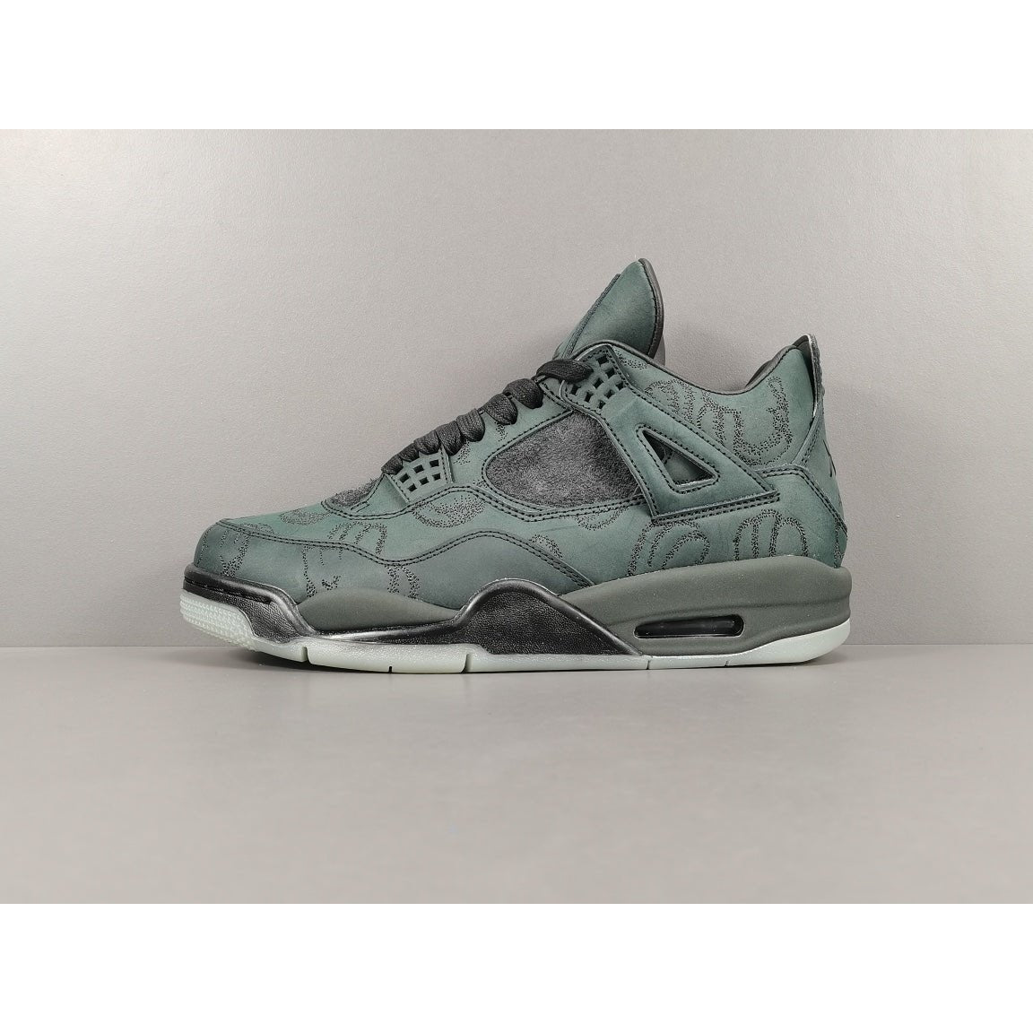 JORDAN 4 - Kaws Olive Sneakers - Black Unisex Streetwear Limited Edition