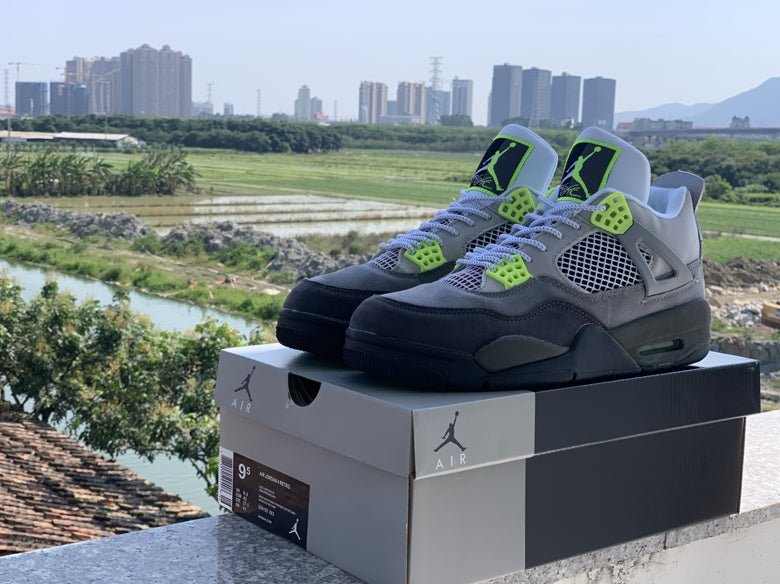 JORDAN 4 - Se 95 Neon Sneakers - Black Unisex Streetwear Limited Edition