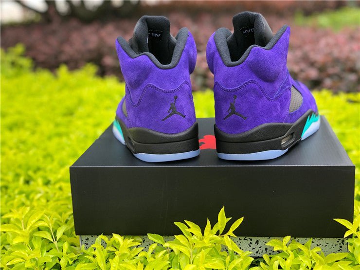 JORDAN 5 Retro - Alternate Grape Sneakers - Black Unisex Streetwear Limited Edition