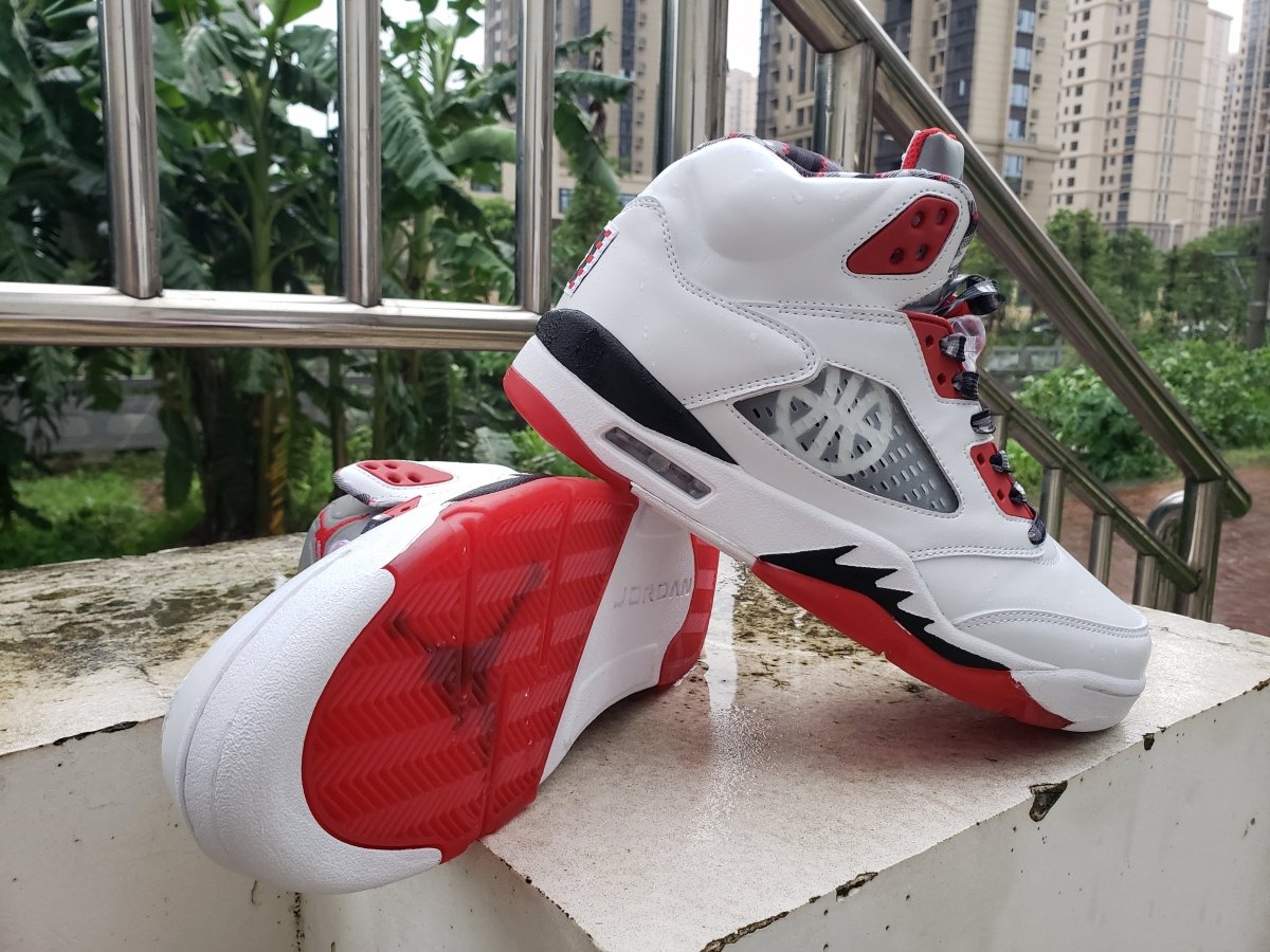 JORDAN 5 Retro - Quai 54 (2021) Sneakers - Black Unisex Streetwear Limited Edition
