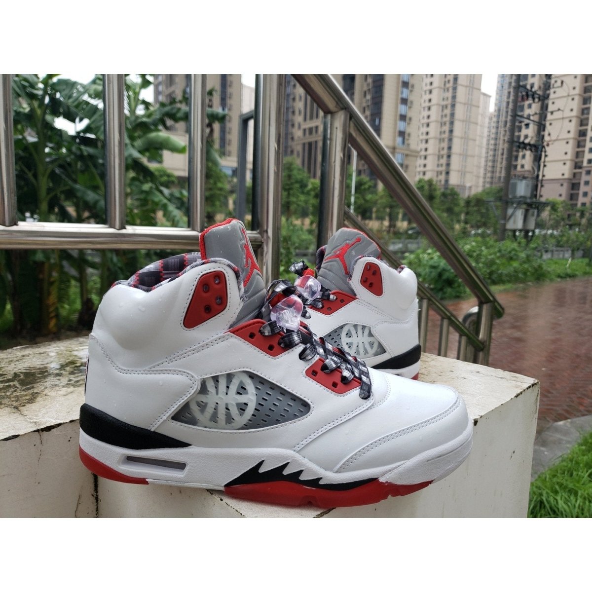 JORDAN 5 Retro - Quai 54 (2021) Sneakers - Black Unisex Streetwear Limited Edition