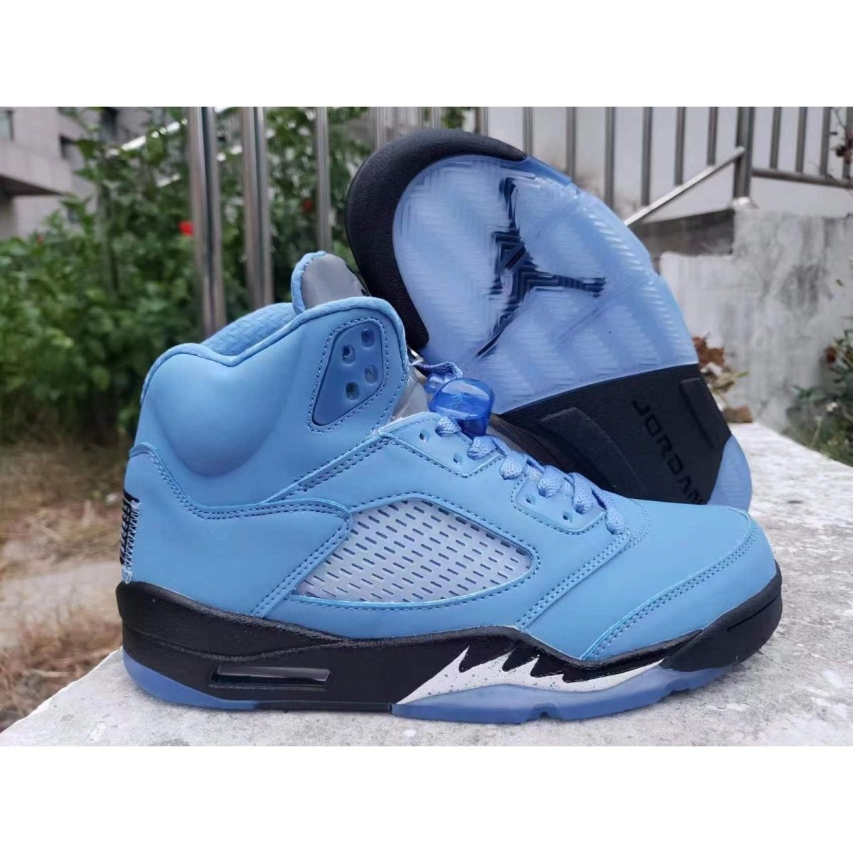 JORDAN 5 - Unc Sneakers - Black Unisex Streetwear Limited Edition