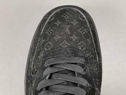 NIKE Air Force 1 - Louis Vuitton - Sneakers - Black Unisex Streetwear Limited Edition - Introducing the Air Force 1 Custom Louis Vuitton Black/Black shoes C a pinnacle of luxury