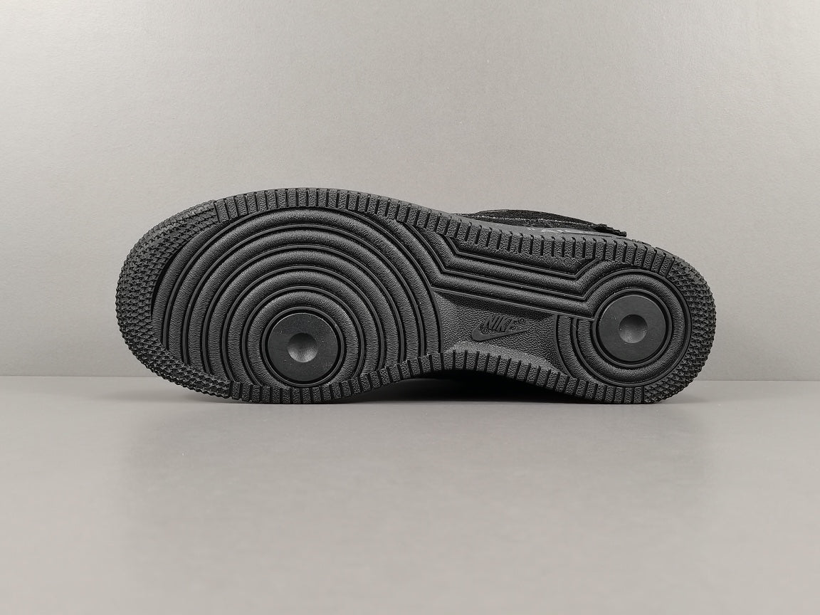 NIKE Air Force 1 - Louis Vuitton - Sneakers - Black Unisex Streetwear Limited Edition - Introducing the Air Force 1 Custom Louis Vuitton Black/Black shoes C a pinnacle of luxury