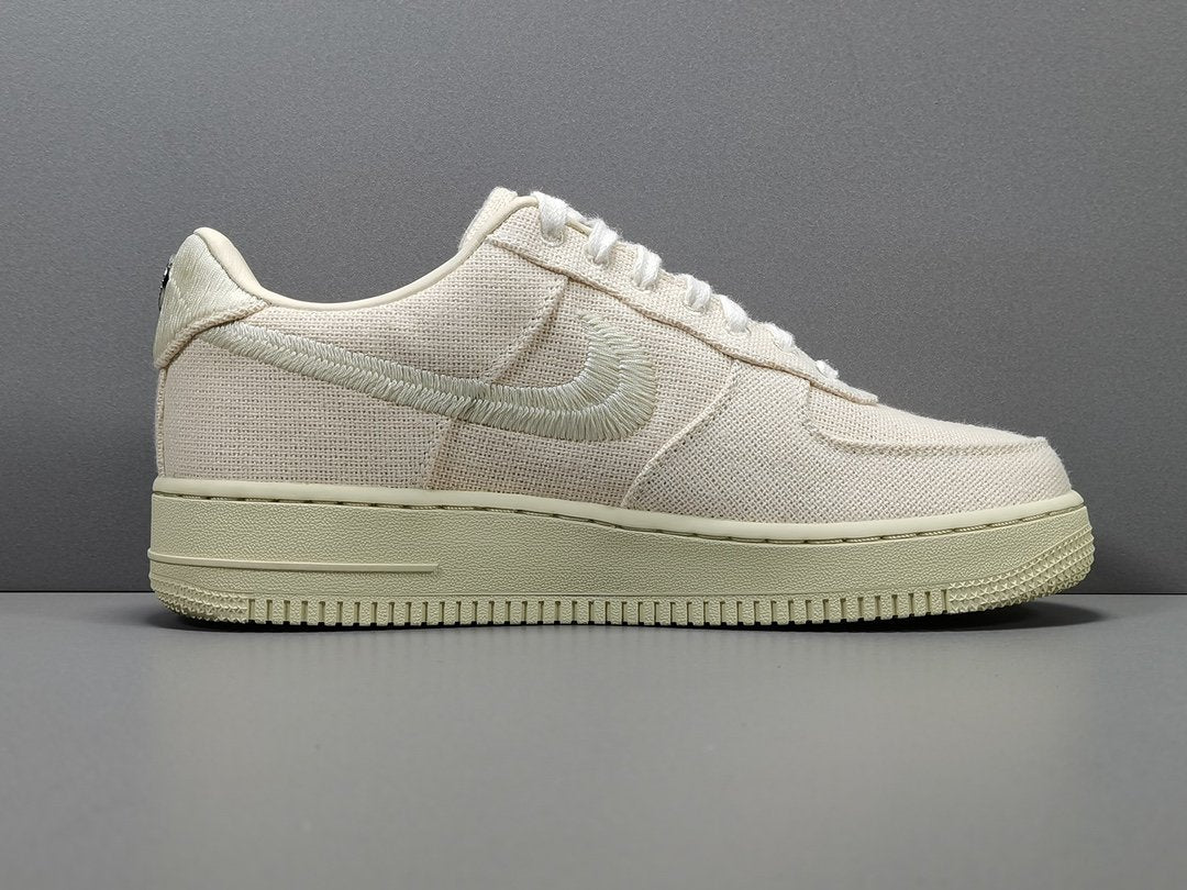 NIKE AIR FORCE 1 x STUSSY FOSSIL