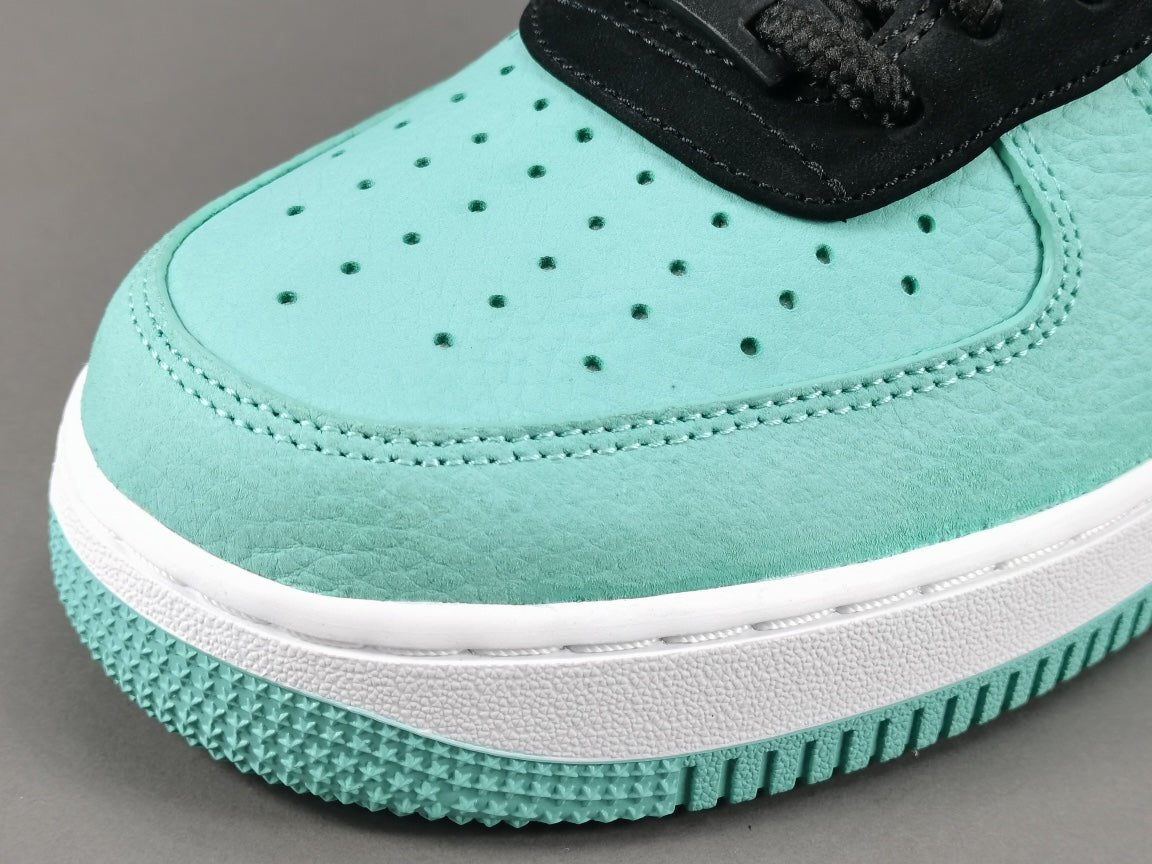 NIKE AIR FORCE 1 x TIFFANY & CO.1837 (FRIENDS AND FAMILY)