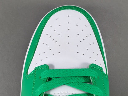NIKE Dunk - Celtics - White Unisex Streetwear Limited Edition - The Nike Dunk Celtics is a classic basketball shoe paying homage to the legendary Boston