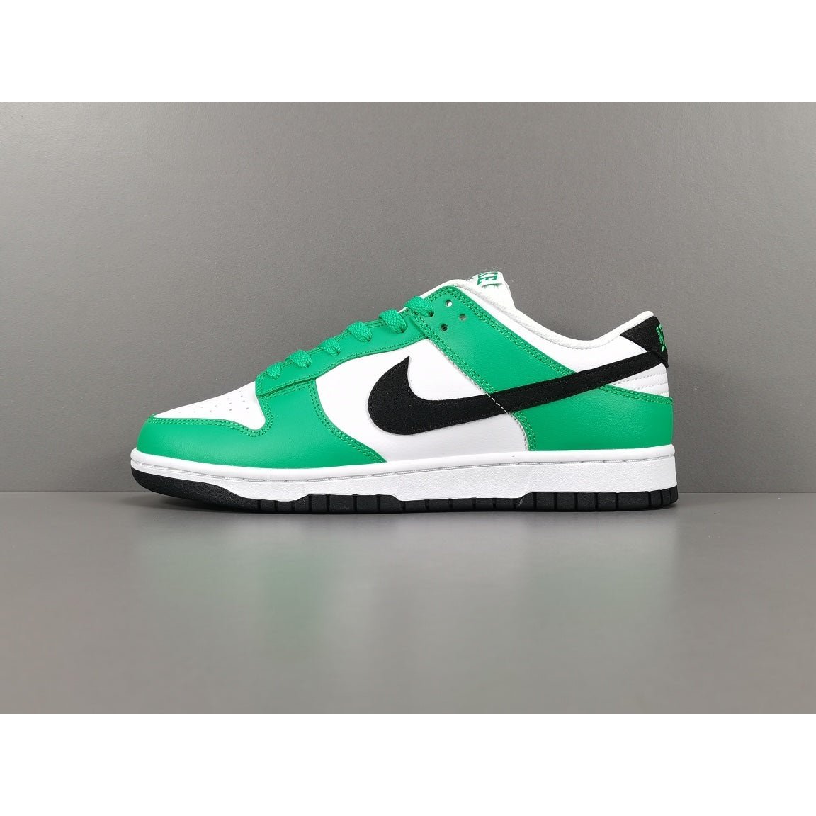 NIKE Dunk - Celtics - White Unisex Streetwear Limited Edition - The Nike Dunk Celtics is a classic basketball shoe paying homage to the legendary Boston