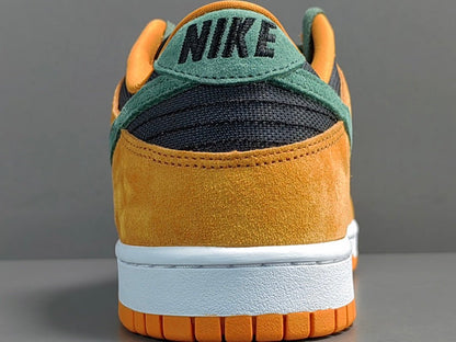 NIKE Dunk - Ceramic Sneakers - Red Unisex Streetwear Limited Edition