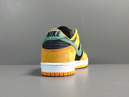 NIKE Dunk - Ceramic Sneakers - Red Unisex Streetwear Limited Edition