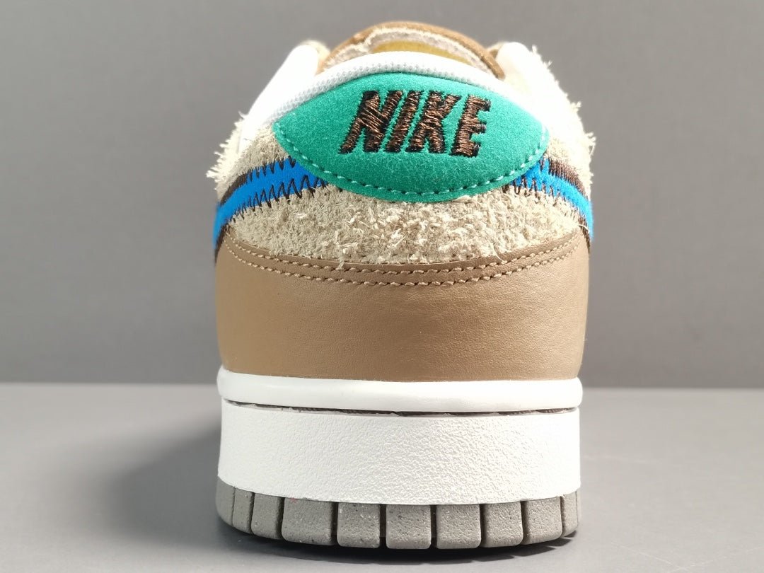 NIKE Dunk - Dark Driftwood Sneakers - Red Unisex Streetwear Limited Edition