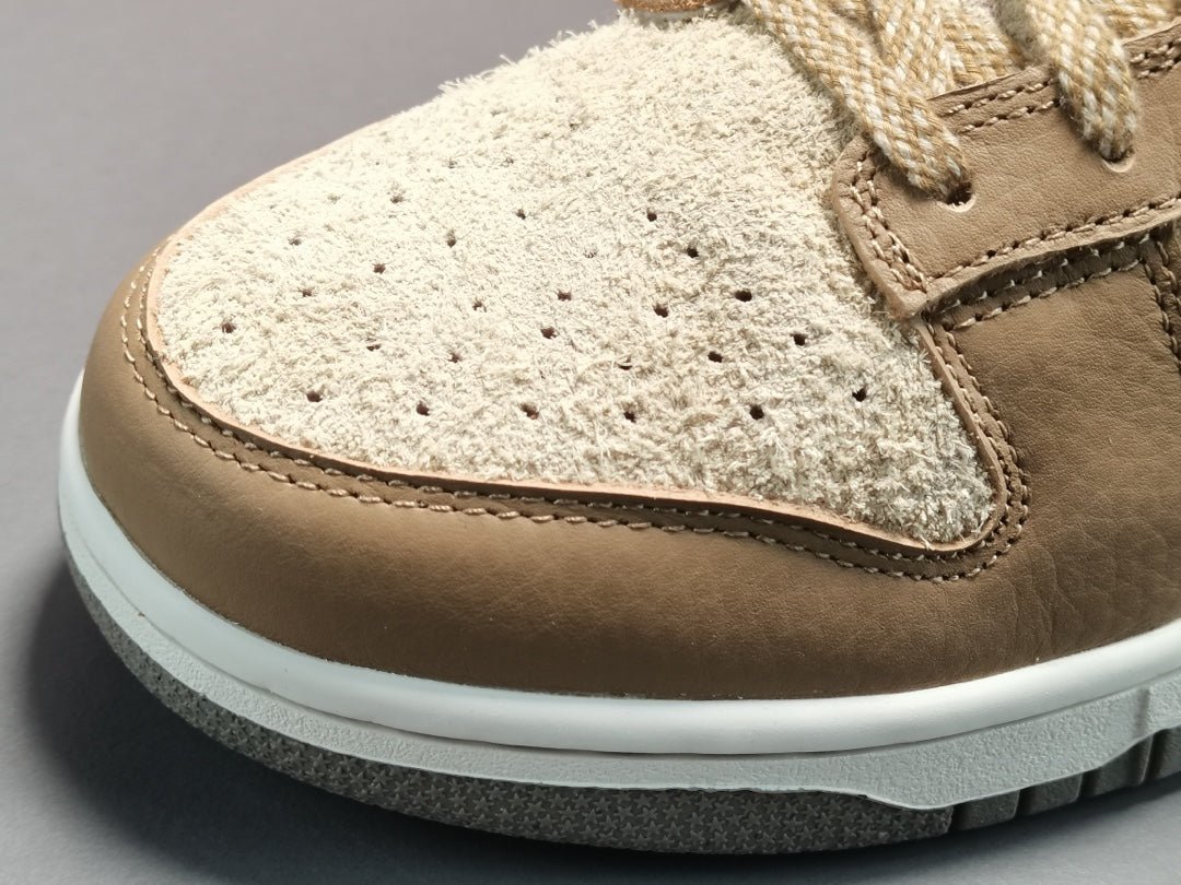 NIKE Dunk - Dark Driftwood Sneakers - Red Unisex Streetwear Limited Edition