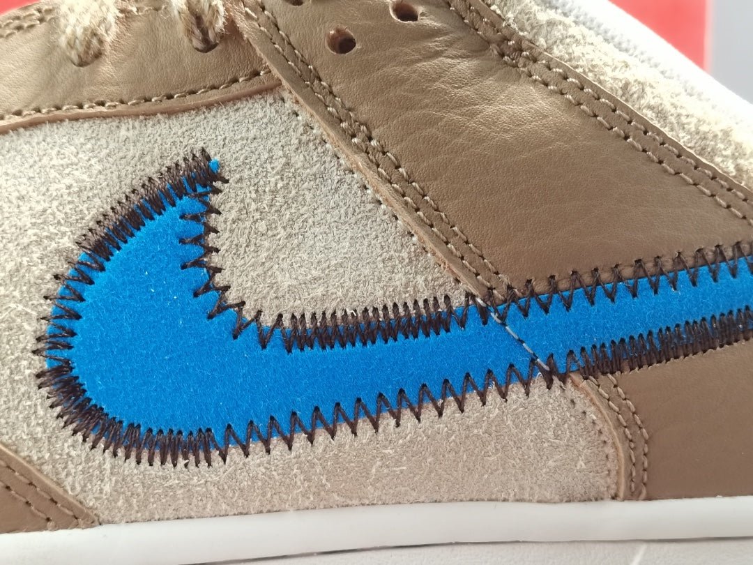 NIKE Dunk - Dark Driftwood Sneakers - Red Unisex Streetwear Limited Edition