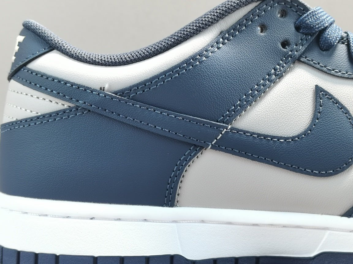 NIKE Dunk - Georgetown Sneakers - Red Unisex Streetwear Limited Edition