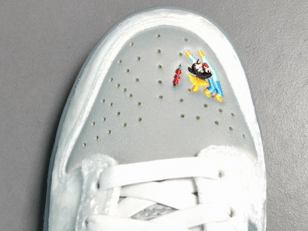 NIKE Dunk - Ice Sneakers - White Unisex Streetwear Limited Edition