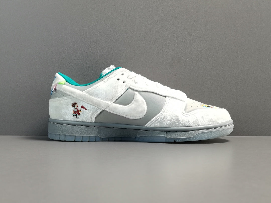 NIKE Dunk - Ice Sneakers - White Unisex Streetwear Limited Edition