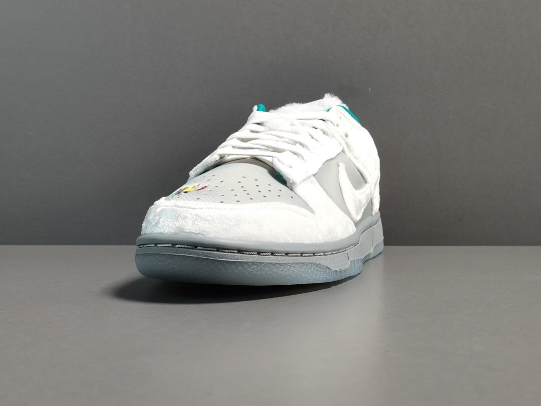 NIKE Dunk - Ice Sneakers - White Unisex Streetwear Limited Edition
