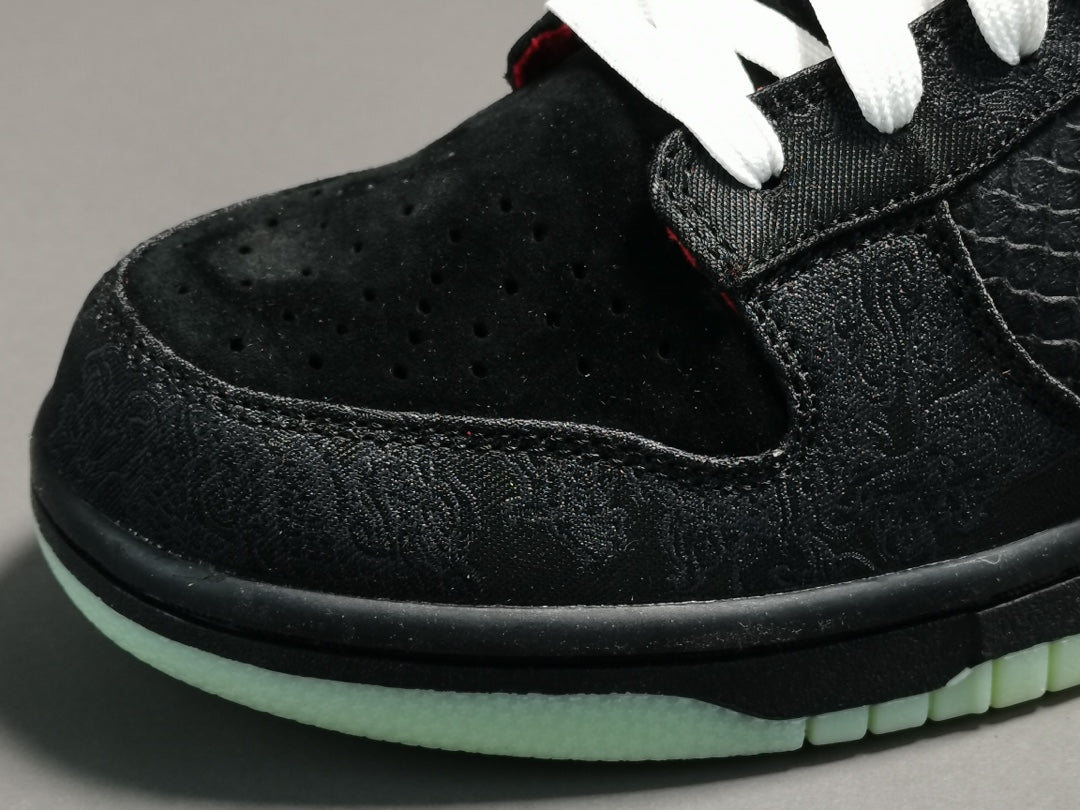 NIKE Dunk - Lpl League Of Legends Sneakers - Red Unisex Streetwear Limited Edition