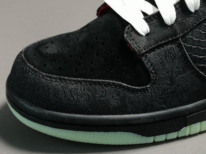 NIKE Dunk - Lpl League Of Legends Sneakers - Red Unisex Streetwear Limited Edition
